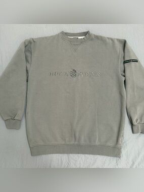 Rocawear Vintage Gray Embroidered Logo Crewneck SweatShirt.